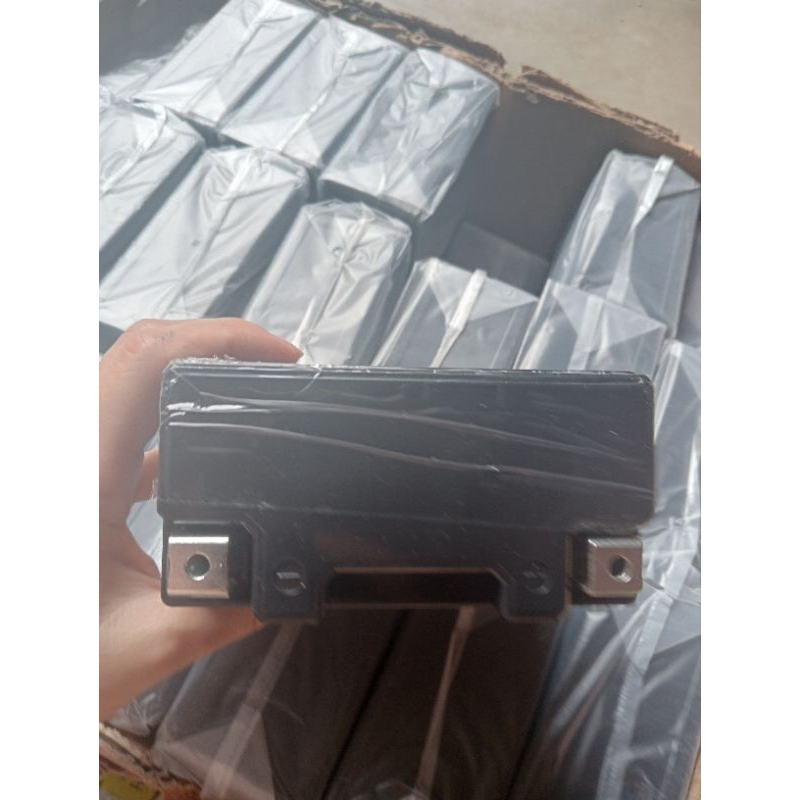 Vỏ ráp bình xe máy dream và sirius