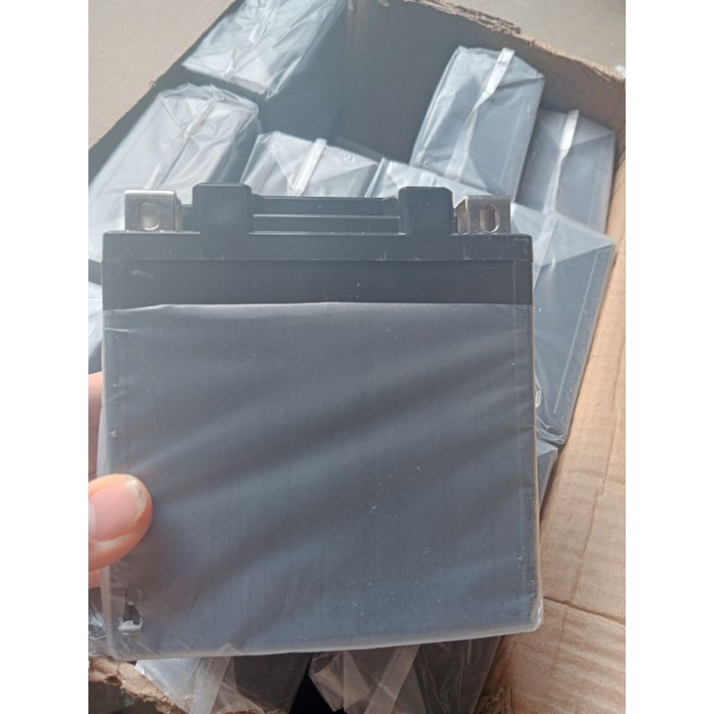 Vỏ ráp bình xe máy dream và sirius