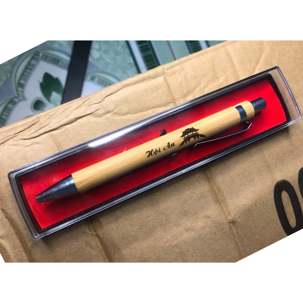 Bút tre khắc tên theo yêu cầu