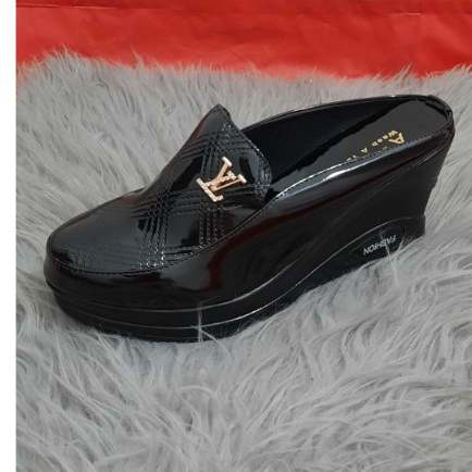 DÉP SỤC DA NỮ SIÊU NHẸ TĂNG CHIỀU CAO THÊM 7CM