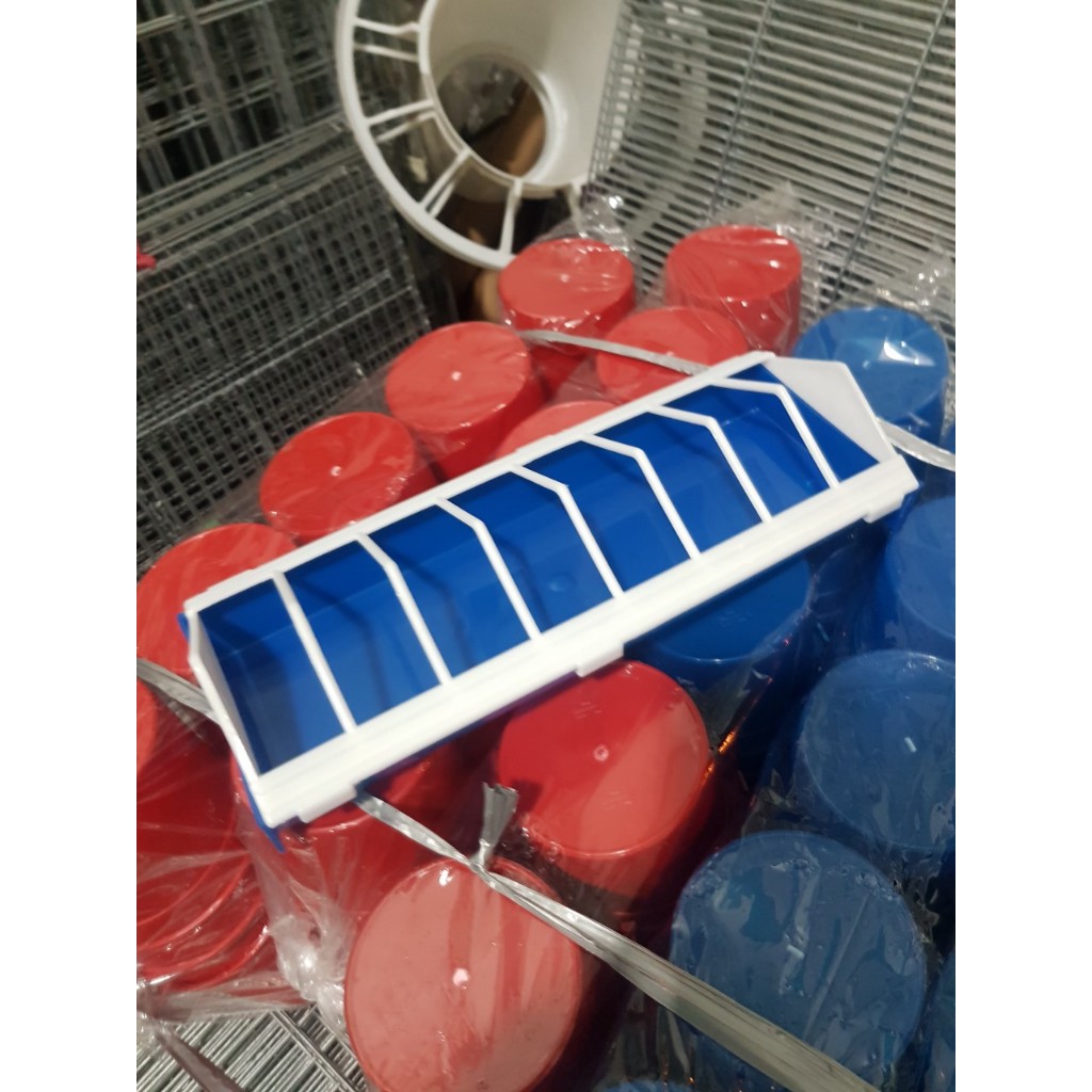 Máng ăn gà con chống bới nhựa dẻo 3 tấc