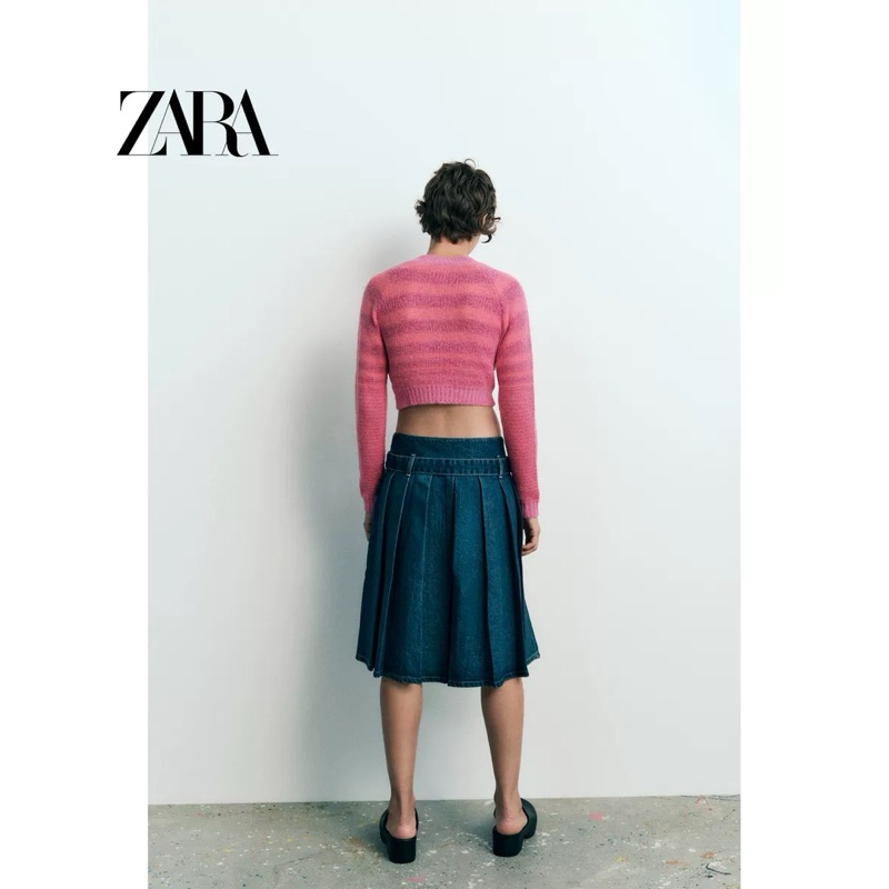 Áo Zara len sọc xanh và hồng croptop