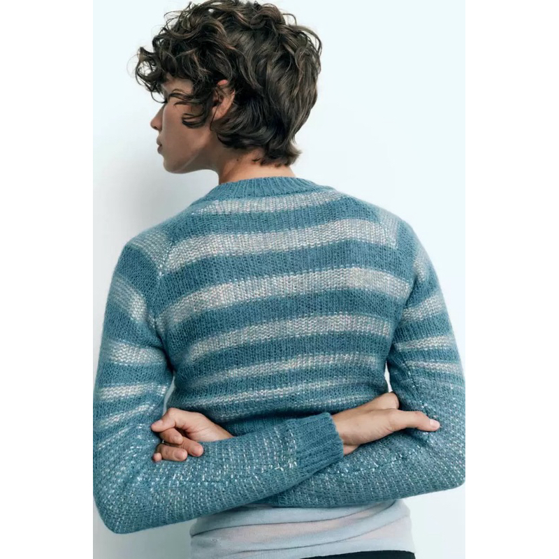 Áo Zara len sọc xanh và hồng croptop