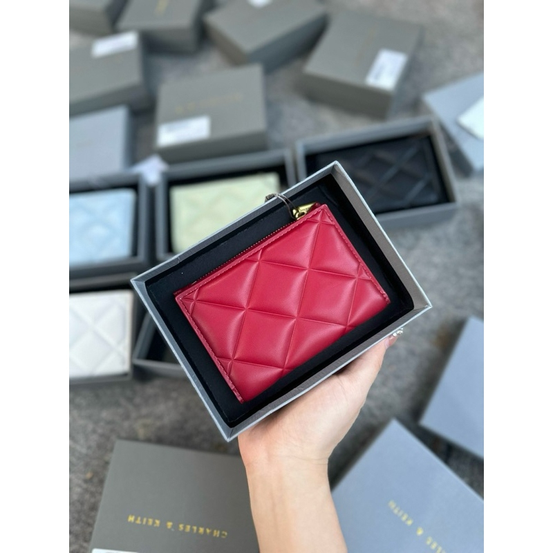 Ví kẻ ô phiên bản năm 2023