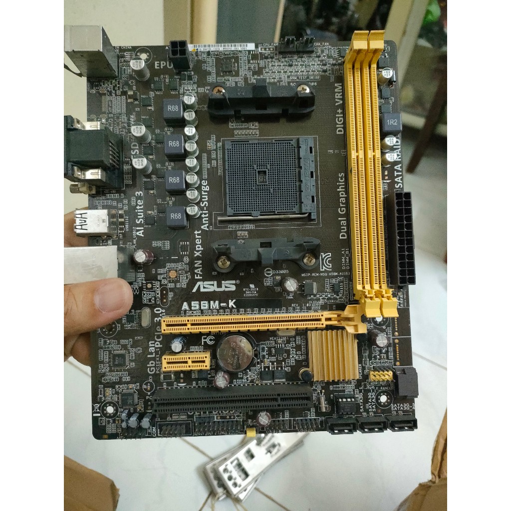 Main AMD FM2 có chắn main.