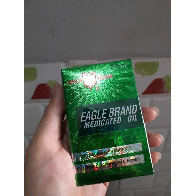 Dầu gió xanh con Ó Eagle SGP 1 nắp