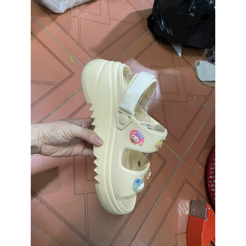 Sandal Hiker đế răng cưa cao 4cm- tặng 12 charm