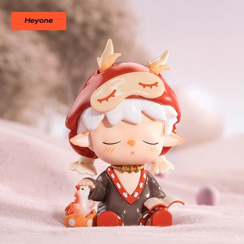 HeyOne x Mimi Strange Friend mô hình trưng bày