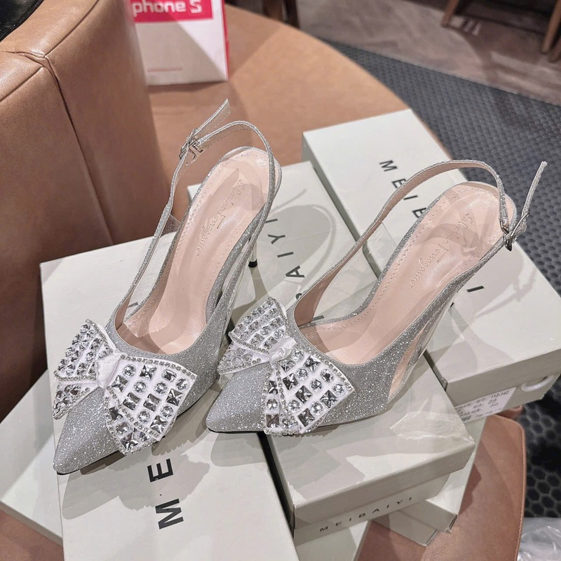 Giày gót nơ đá cực kì