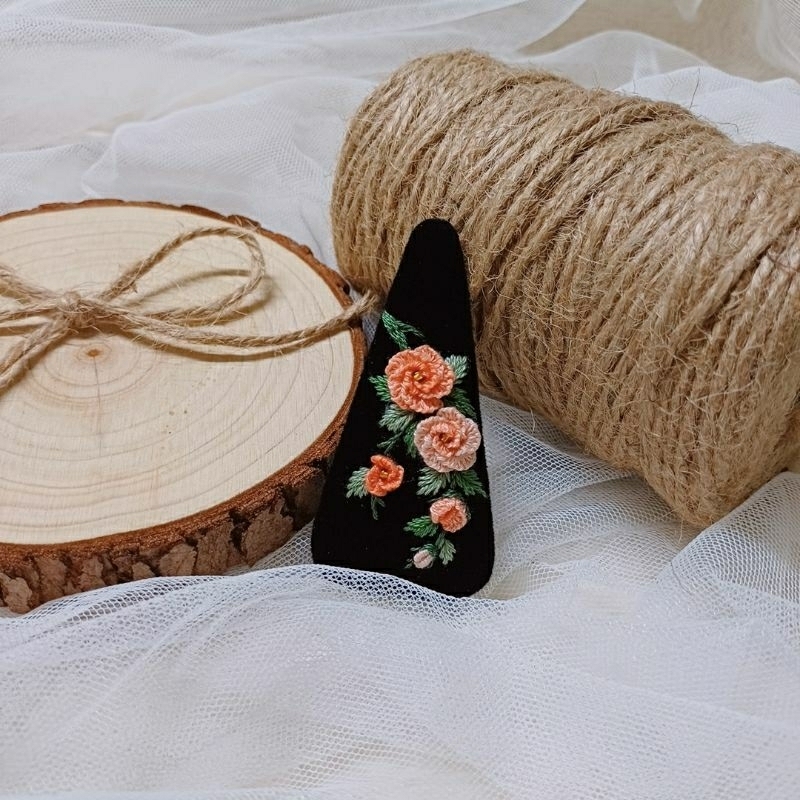 Kẹp tóc thêu tay handmade