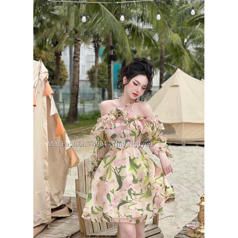 Đầm hoa bẹt vai cột dây cổ