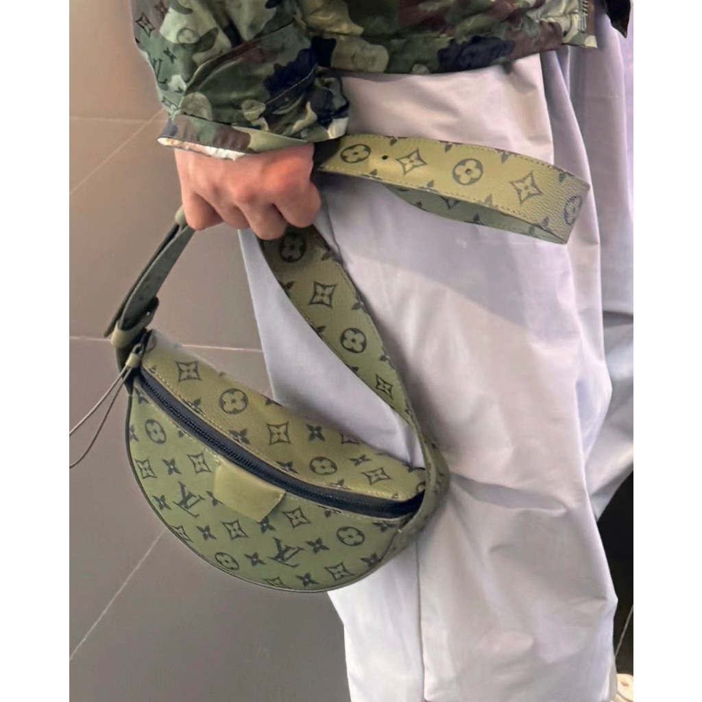TÚI LV BUMBAG SZ24