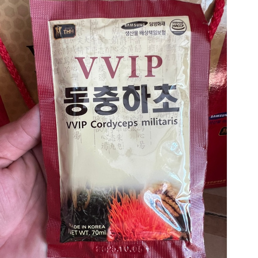 Nước Đông Trùng Hạ Thảo VVIP Hàn Quốc hộp 30 gói x 70ml