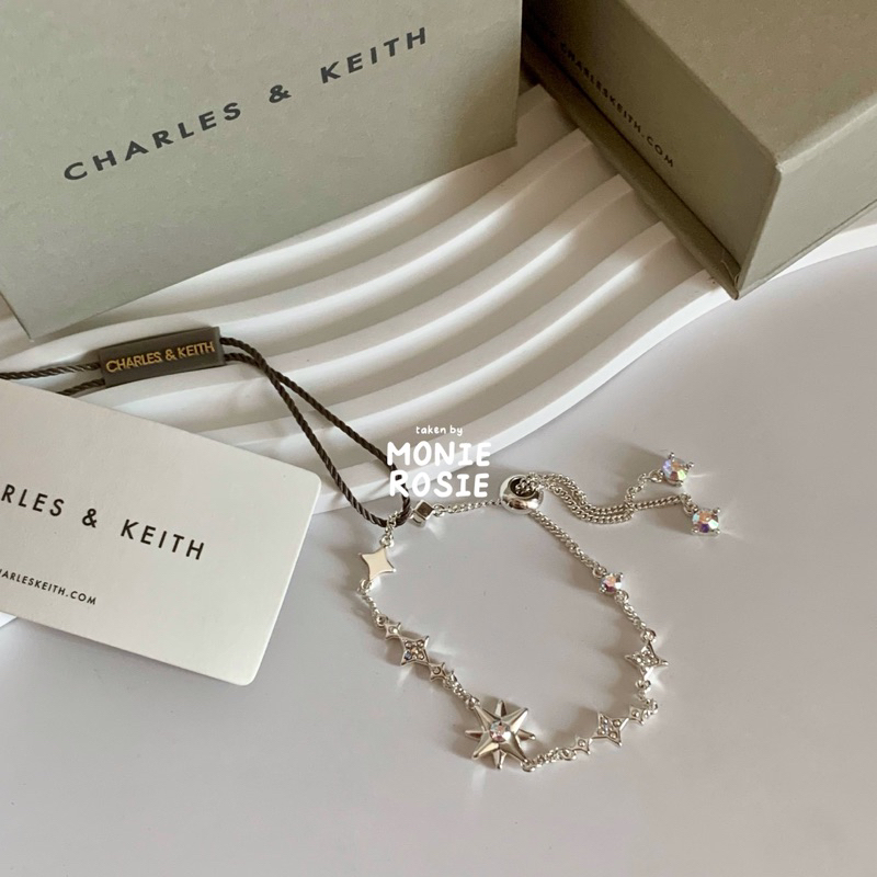 [CHÍNH HÃNG-CÓ SẴN-BOX MỚI] Vòng Tay Ngôi Sao Lấp Lánh Charles and Keith