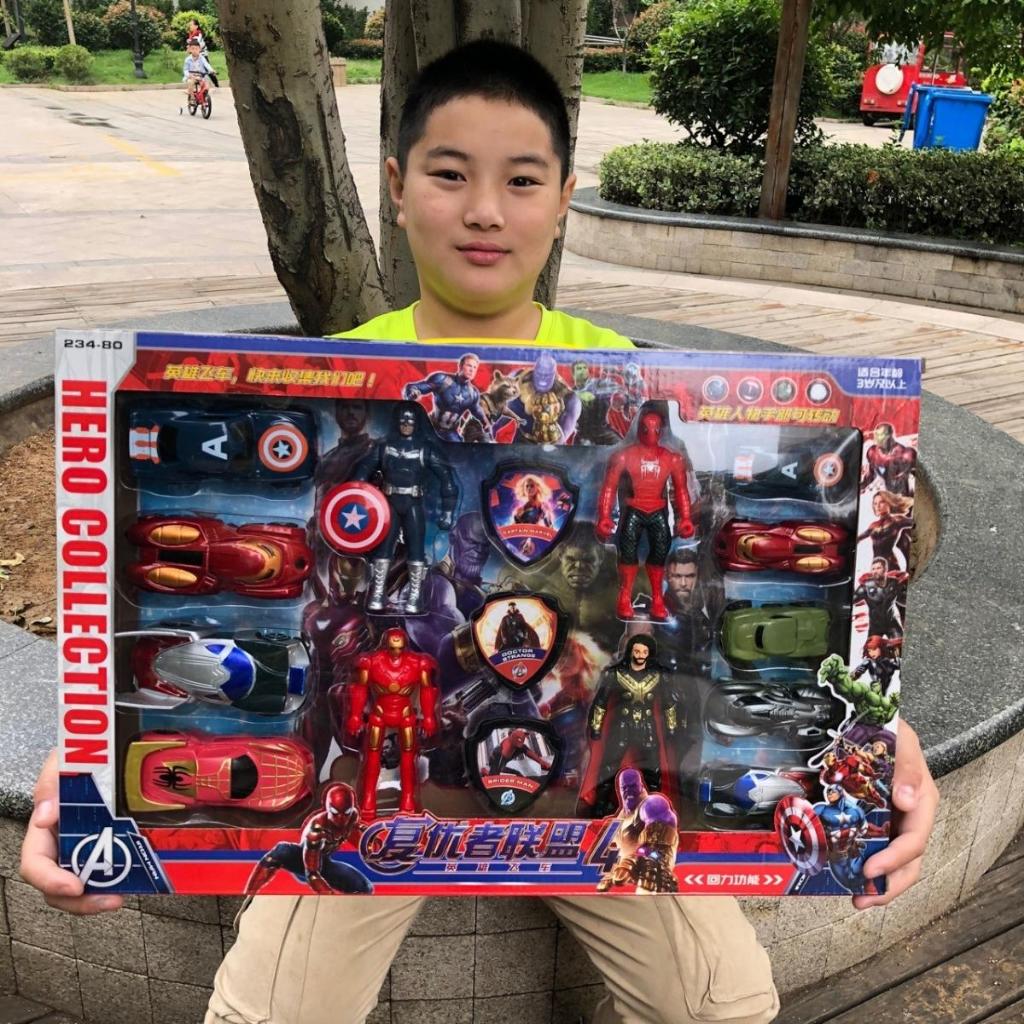 Bộ Đồ Chơi Mô Hình Siêu Nhân Captain American Và Người Nhện Tuệ Minh Có Khiên Và 5 Ô Tô Bánh Đà Siêu Ngầu Cho Bé Trai
