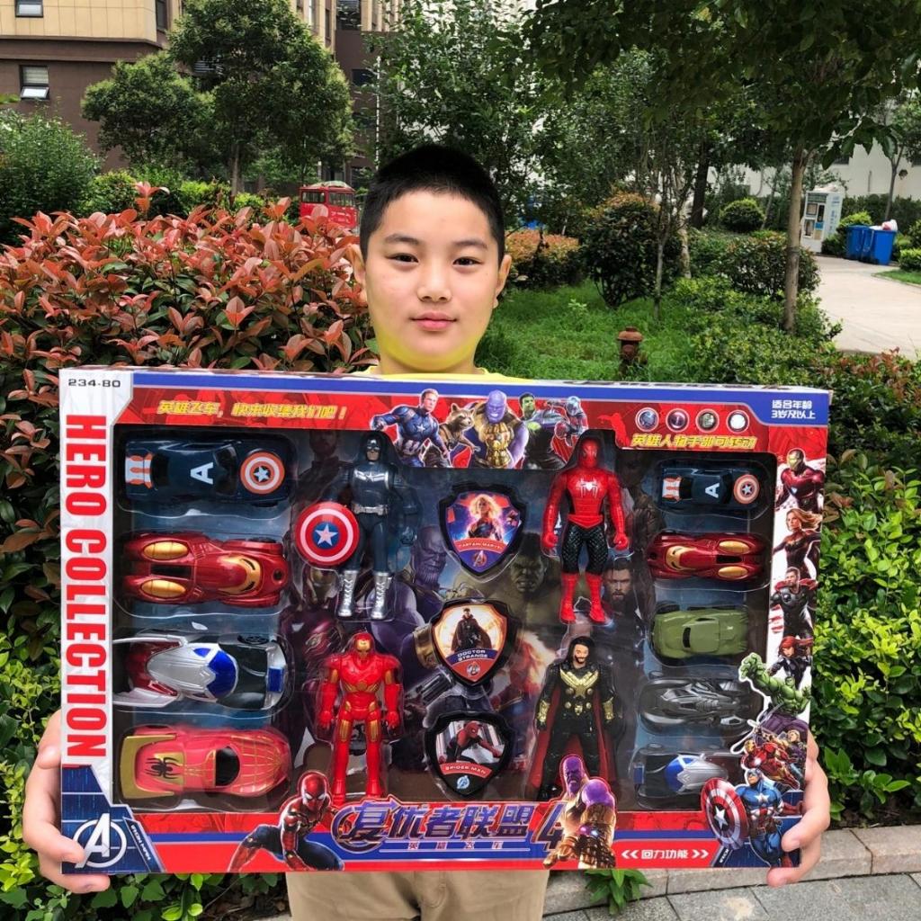 Bộ Đồ Chơi Mô Hình Siêu Nhân Captain American Và Người Nhện Tuệ Minh Có Khiên Và 5 Ô Tô Bánh Đà Siêu Ngầu Cho Bé Trai