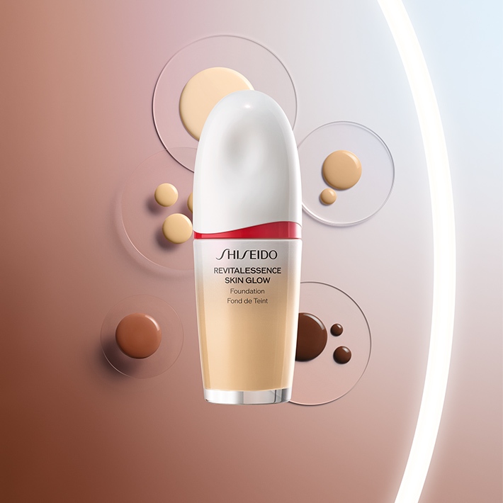Kem nền Revitalessence Skin Glow Foundation 30ml