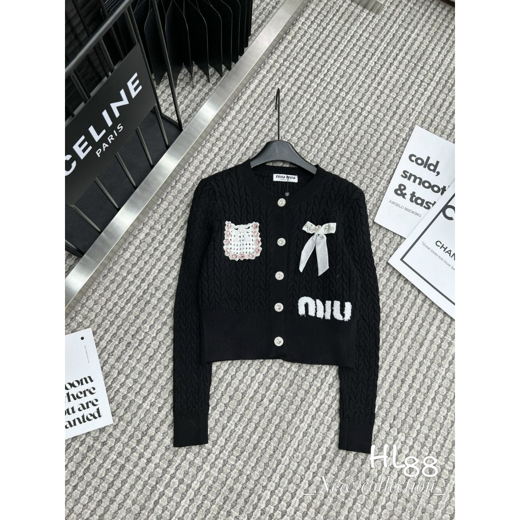 Áo len họa tiết vặn thừng đính nơ túi viền đính đá hàng QCL1