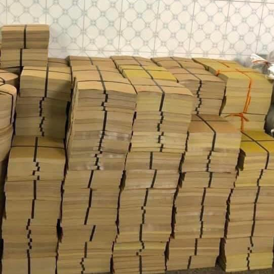 Giấy lót lồng chim chào mào, chích chòe, họa my. khuyên vuông tròn đủ mẫu nhiều kích cỡ dễ dàng sử dụng trọng lượng 1kg