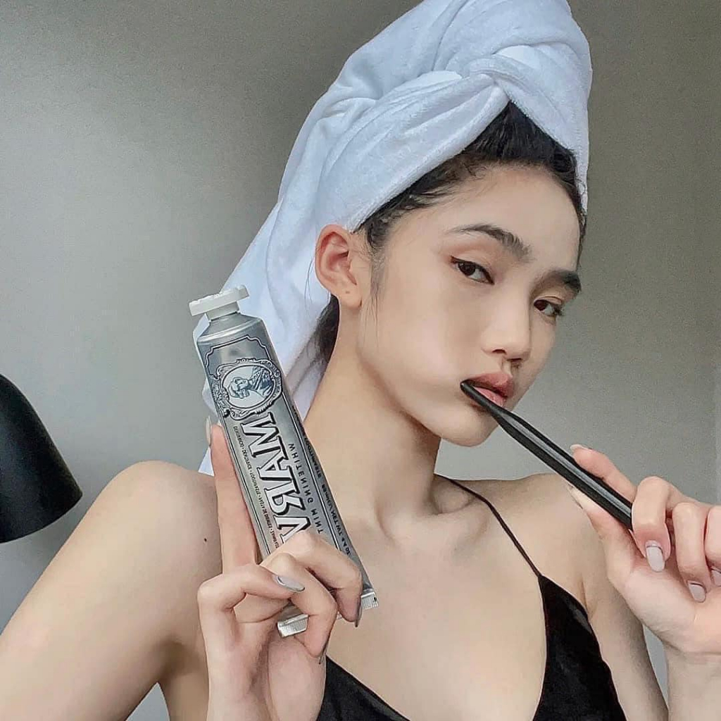 Kem đánh răng Marvis Fullsize Trắng - Đen 85ml