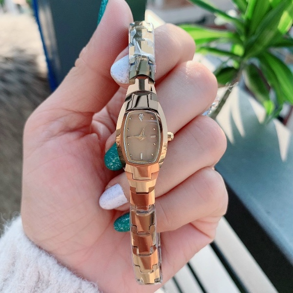 ĐỒNG HỒ NỮ ĐÁ RADO ĐÁ NỮ CERAMIC SÁNG LẤP LÁNH,SANG TRỌNG,THỜI TRANG BAOW HÀNH 12 THÁNG