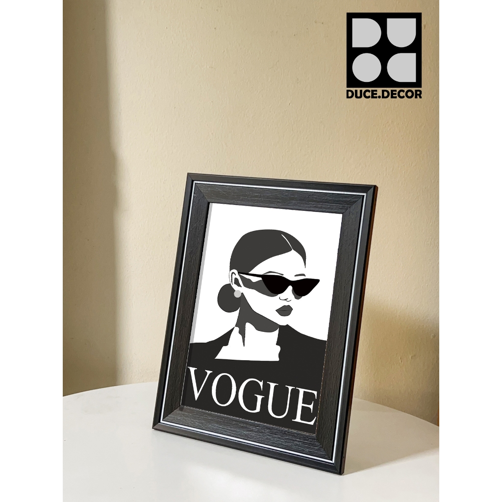 Khung ảnh decor bàn phòng cách hiện đại, tranh có chân chống, mặt mica. tranh Vuoongdecor.