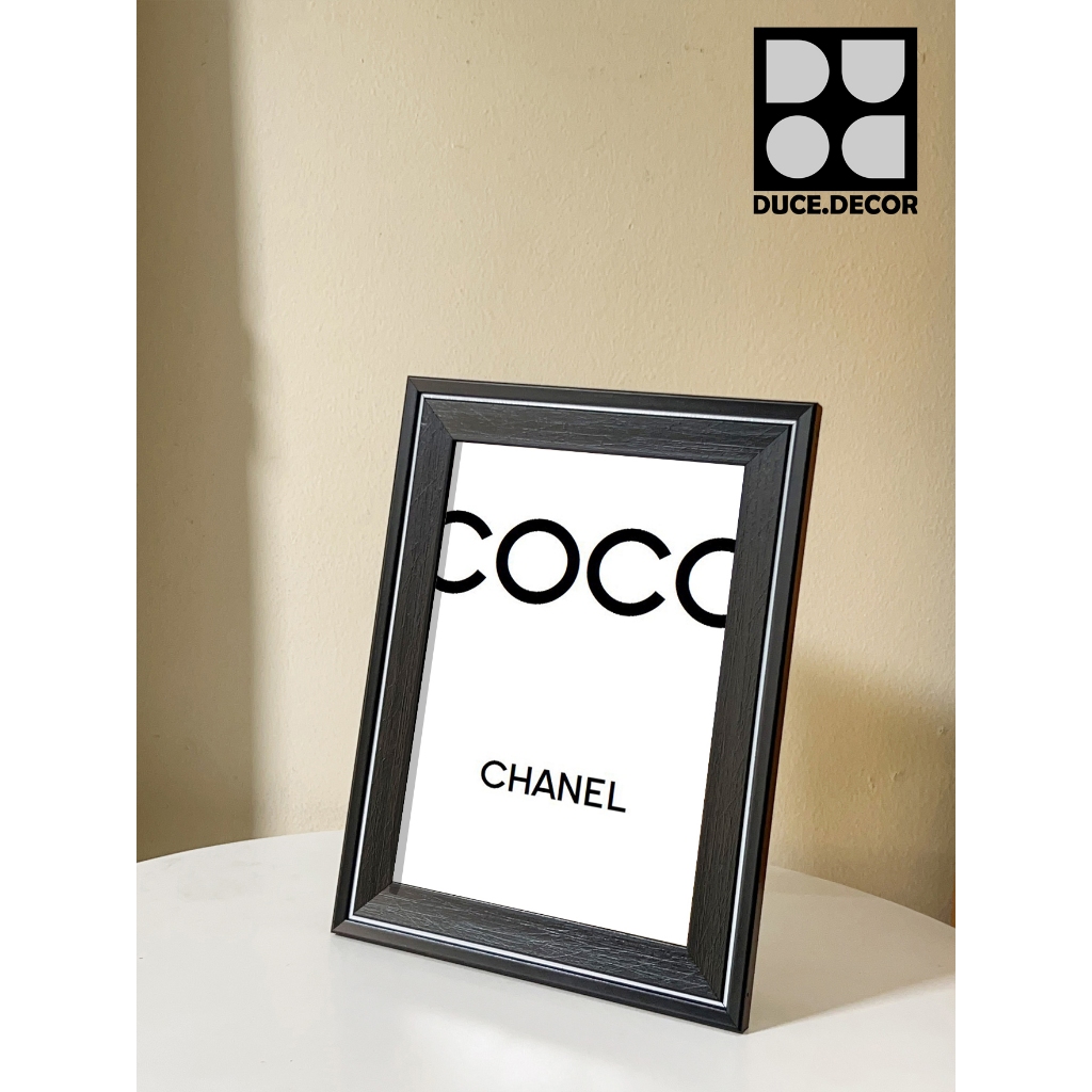 Khung ảnh decor bàn phòng cách hiện đại, tranh có chân chống, mặt mica. tranh Vuoongdecor.