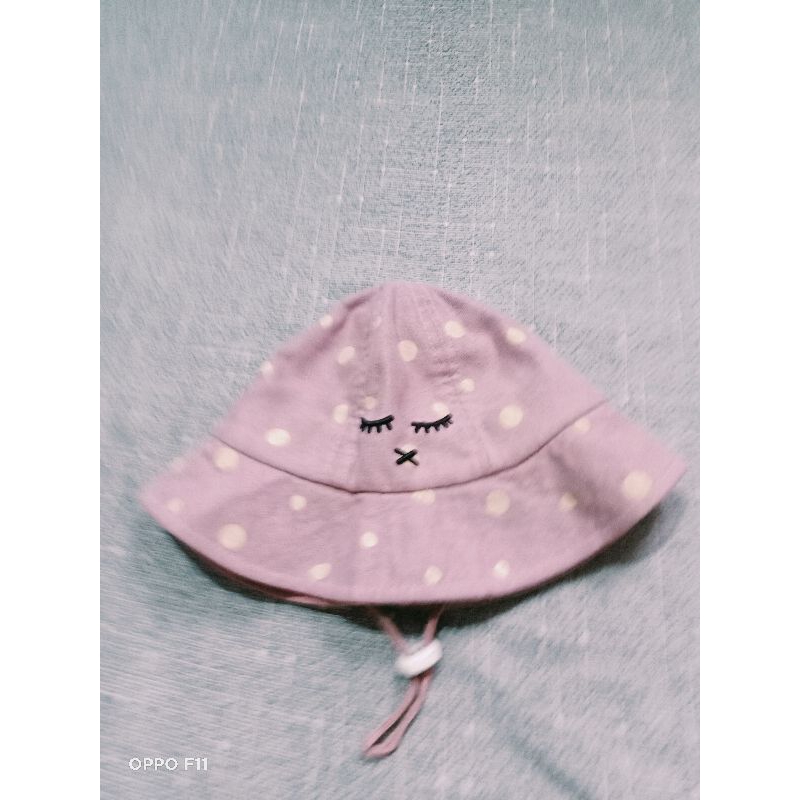 Thanh lí mũ bé gái