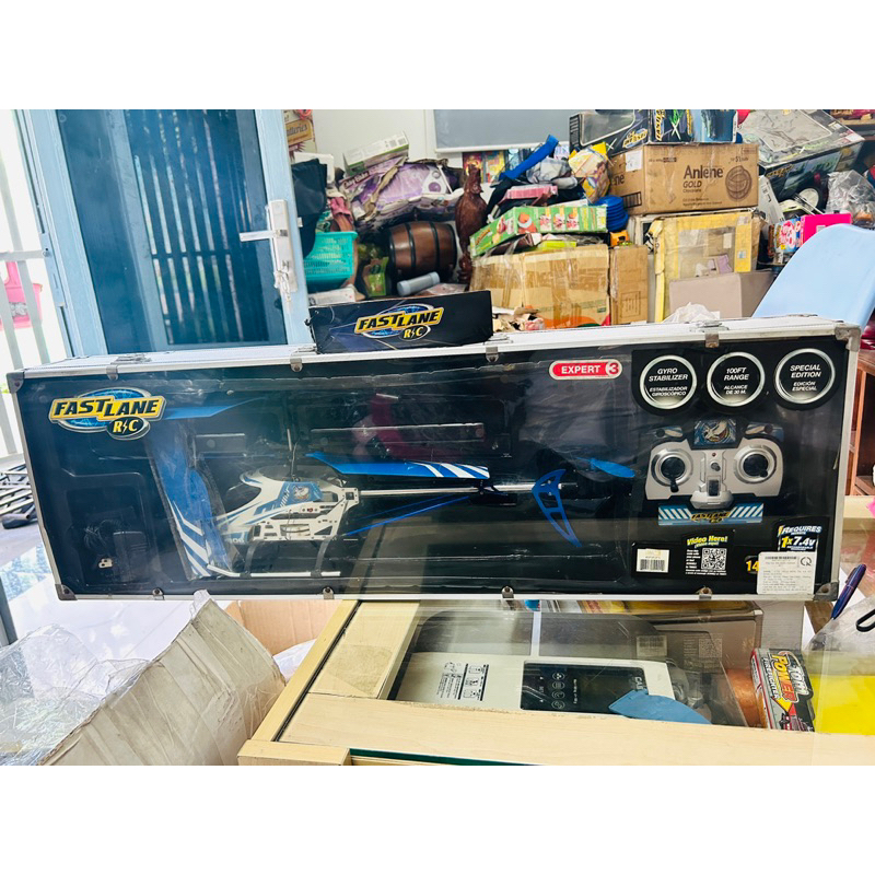 Đồ chơi máy bay điều khiển Toys R Us Recalls Remote-Controlled Helicopters Due to Fire and Burn Hazards