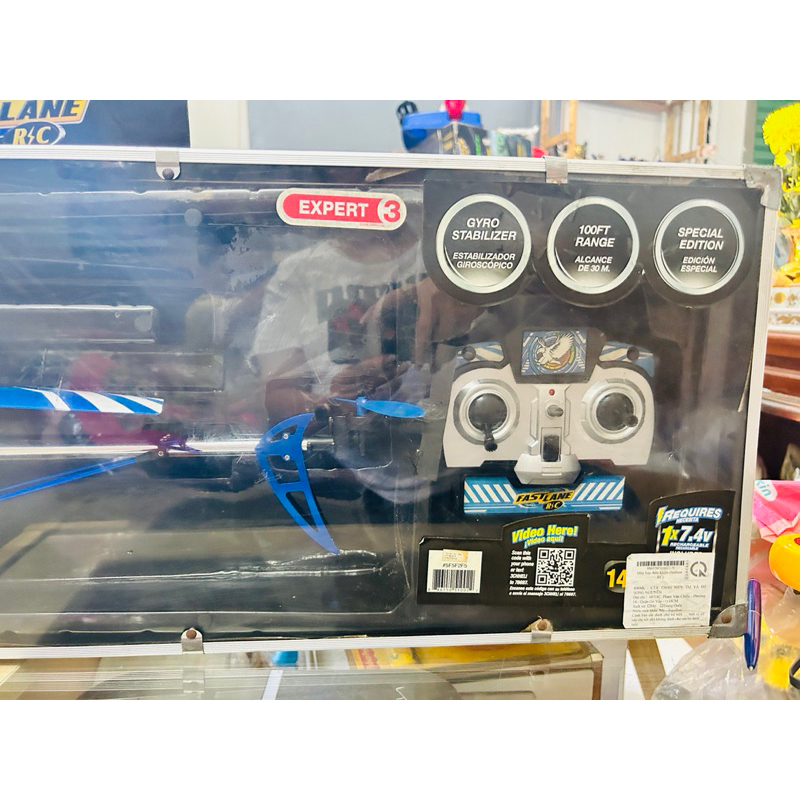 Đồ chơi máy bay điều khiển Toys R Us Recalls Remote-Controlled Helicopters Due to Fire and Burn Hazards