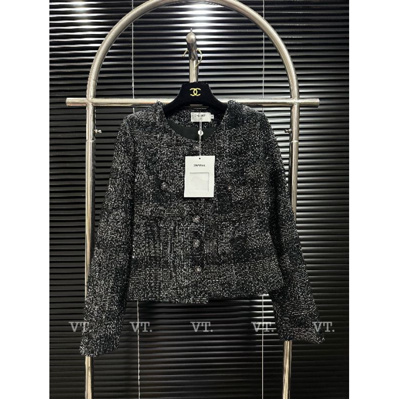 Áo dạ màu đen 11.2023