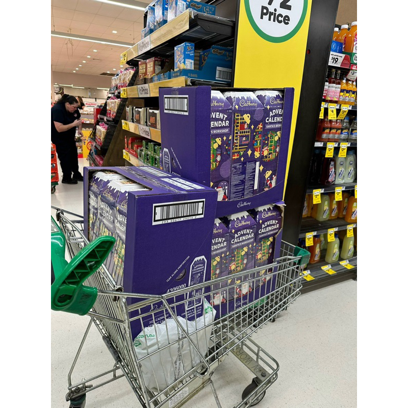 Set kẹo socola kèm lịch Noel, Giáng Sinh cho bé khám phá Cadbury advent calendar 312gram