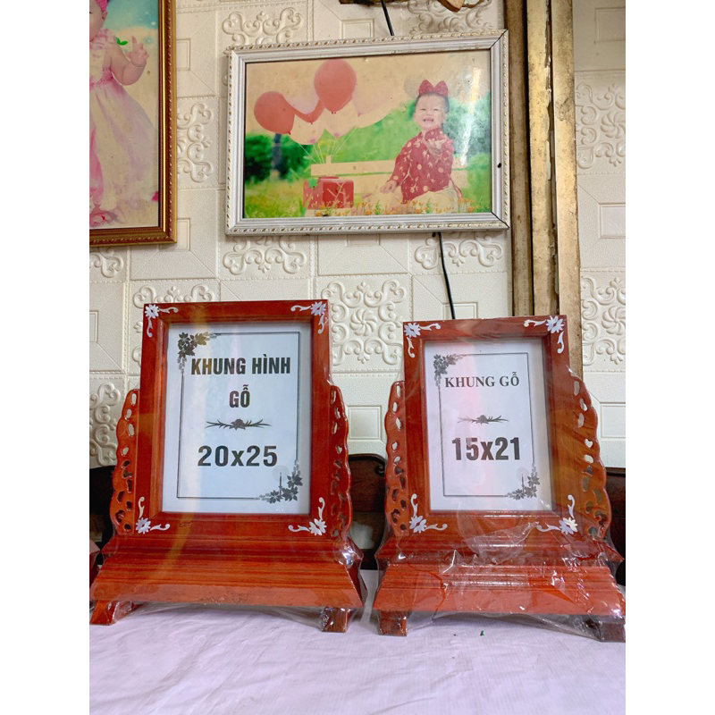 Khung hình thờ gỗ tràm màu nâu lọng