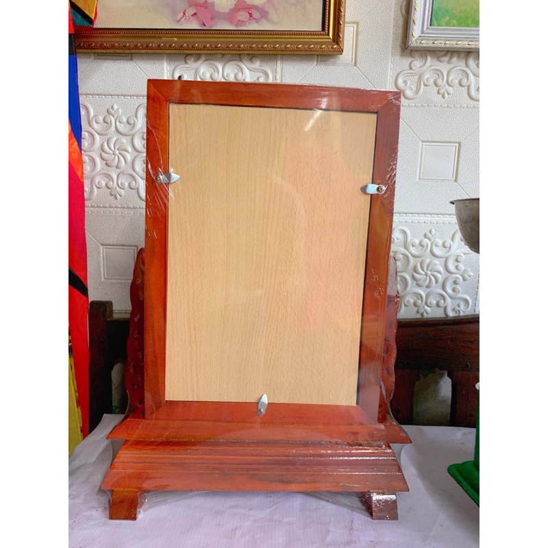 Khung hình thờ gỗ tràm màu nâu lọng