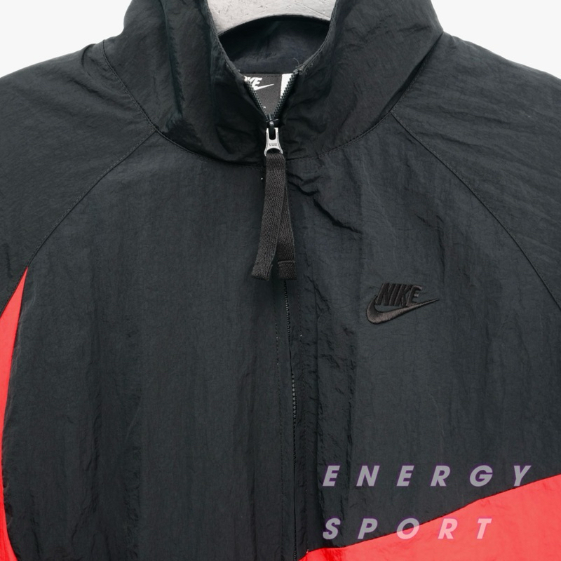 Áo Khoác Gió Unisex Cho Nam Nữ Nike Sportswear Big Swoosh Woven Jacket - Đen/Trắng