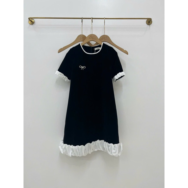 Bigsize Đầm nhung đen suông phối bèo trắng 55-95kg