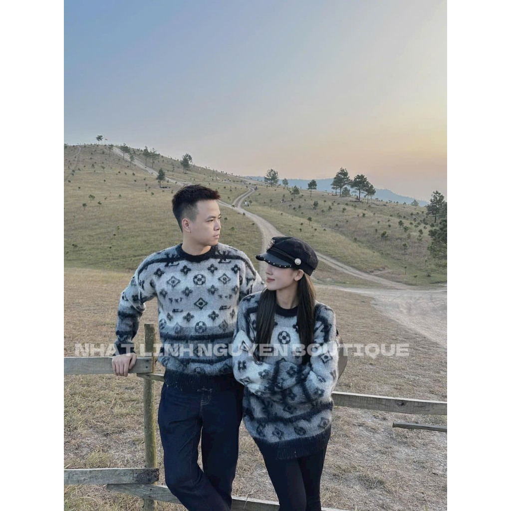 Áo Len, Áo Sweater Lông Lvv Cổ Tròn Form Rộng Unisex Dành Cho Các Đôi