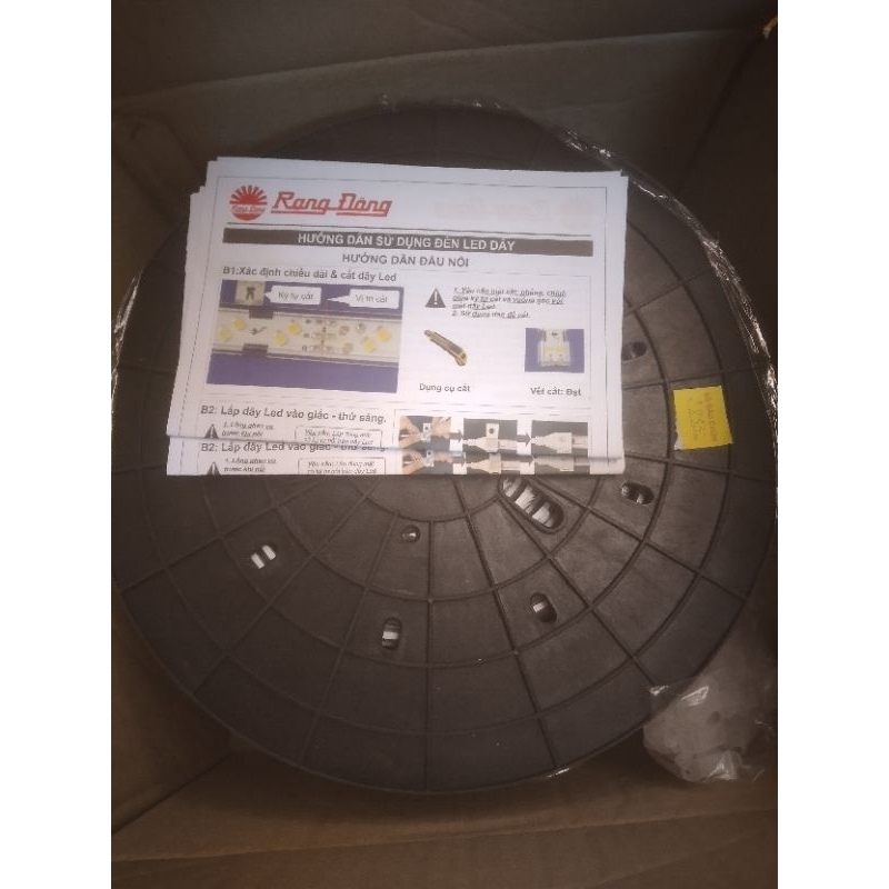 Đèn led đây Rạng đông sáng vàng bảo hành 24 tháng