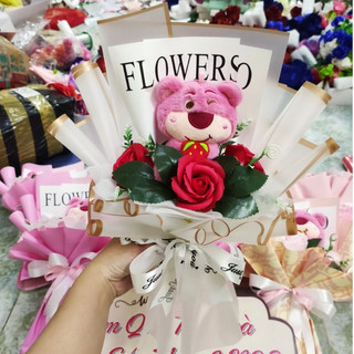 Bó Hoa Gấu Dâu Mini Siêu Cute, Set hoa gấu bông kèm túi, đèn và thiệp và một bé gấu xinh xắn VN98 Flowers