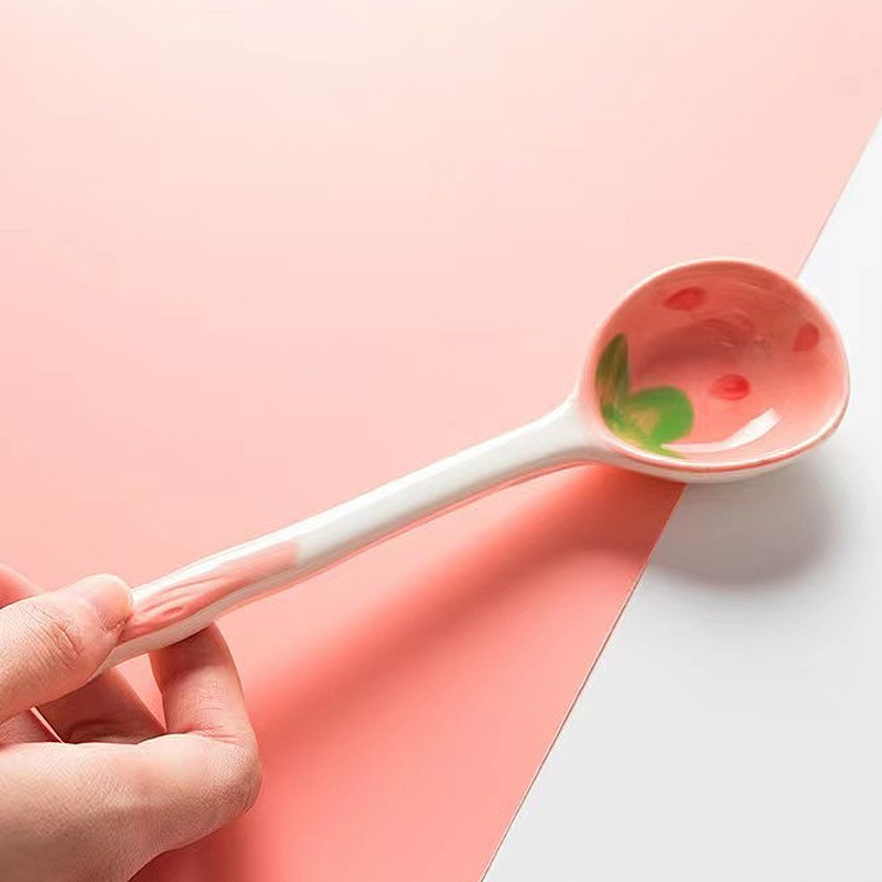 Thìa Sứ Dâu Tây Xinh Xắn Dễ Thương