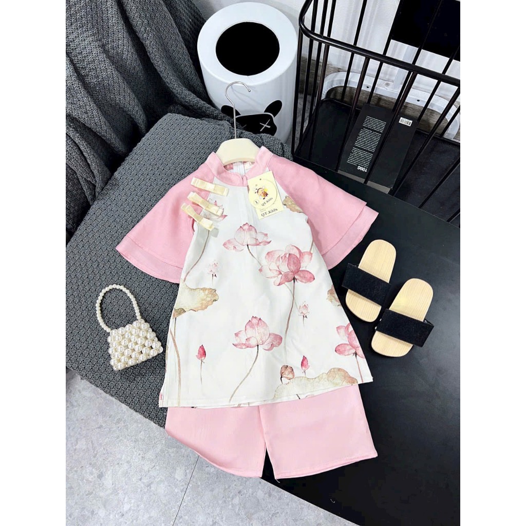 Áo dài hoa sen bé gái