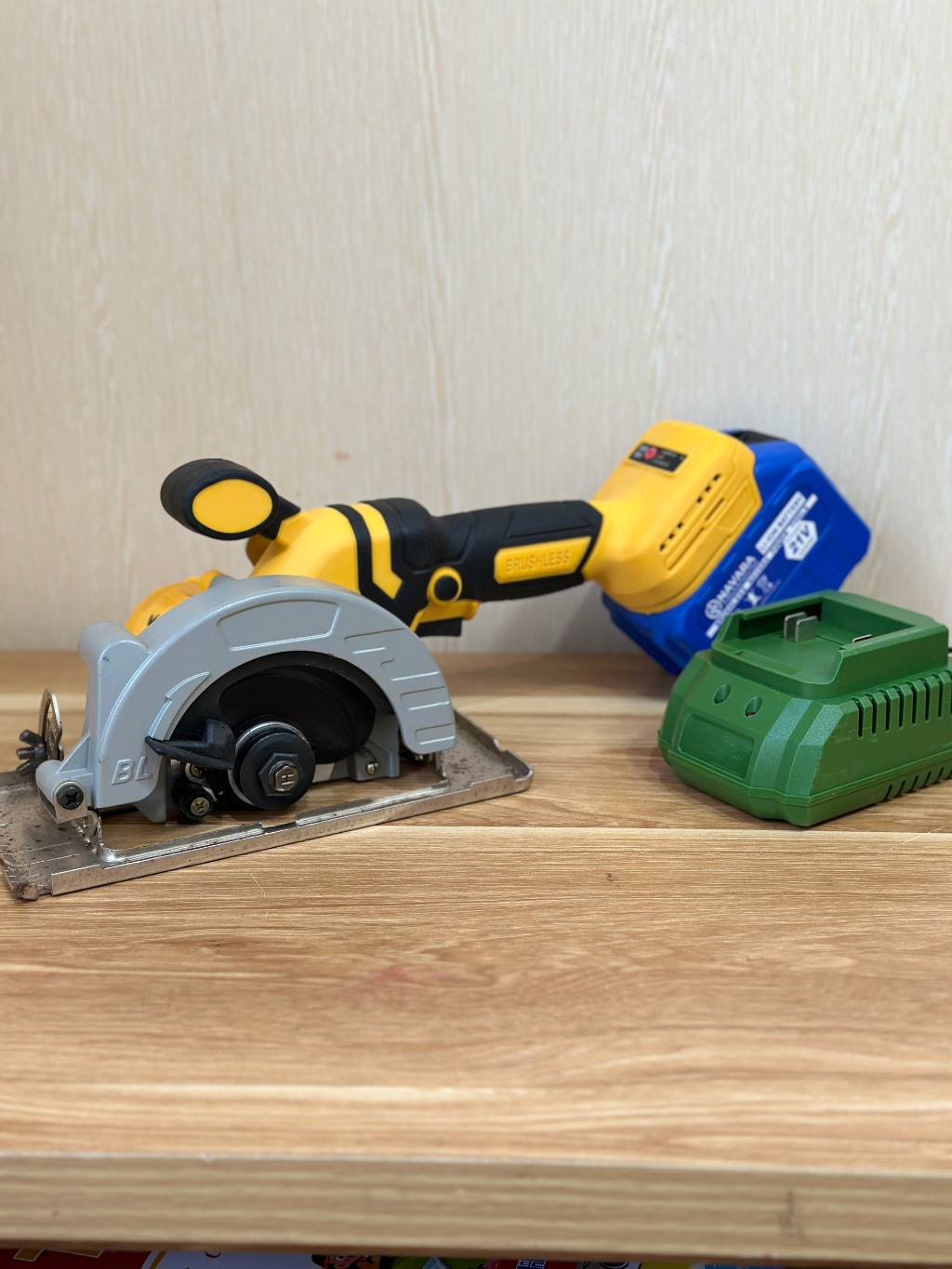 Máy Cắt Gạch Gỗ, Đa Năng Cầm Tay Dùng Pin 21V Chân Pin Phổ Thông Điện Máy Quyết Trang