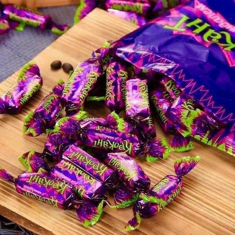 Kẹo tím krokant socola hạnh nhân Nga date T11/2024