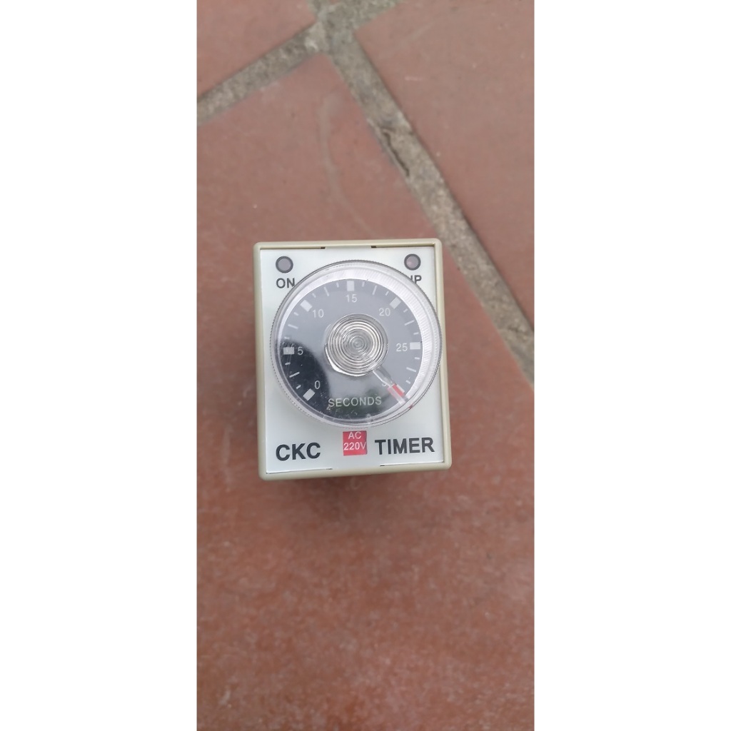Rơ le thời gian CKC AH3-3 60M kèm đế