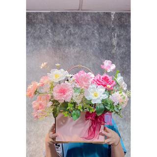 Giỏ hoa lụa để bàn