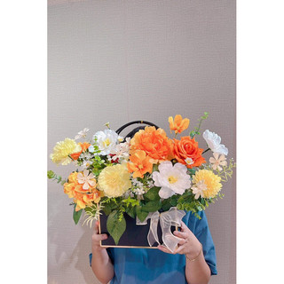 Giỏ hoa lụa để bàn ( túi giấy khách ib shop để chọn màu)