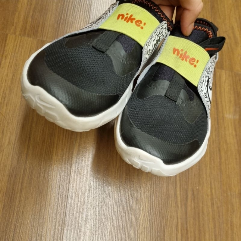 Pass giày nike kid size 32