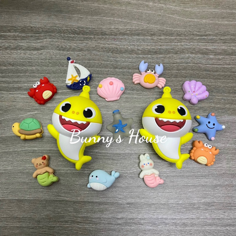 SET CHARM BABY SHARK TRANG TRÍ DÉP SỤC