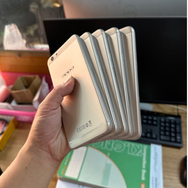 Điện thoại f1s ram3-32 like new