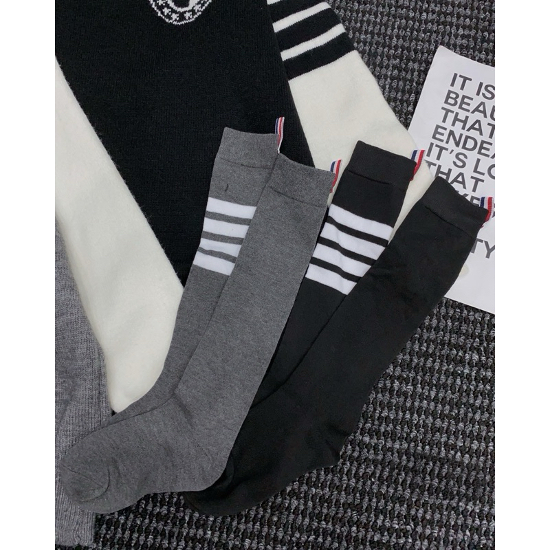 Áo len Thom kèm tất con chó dệt trước và sau - pinkxingclothing